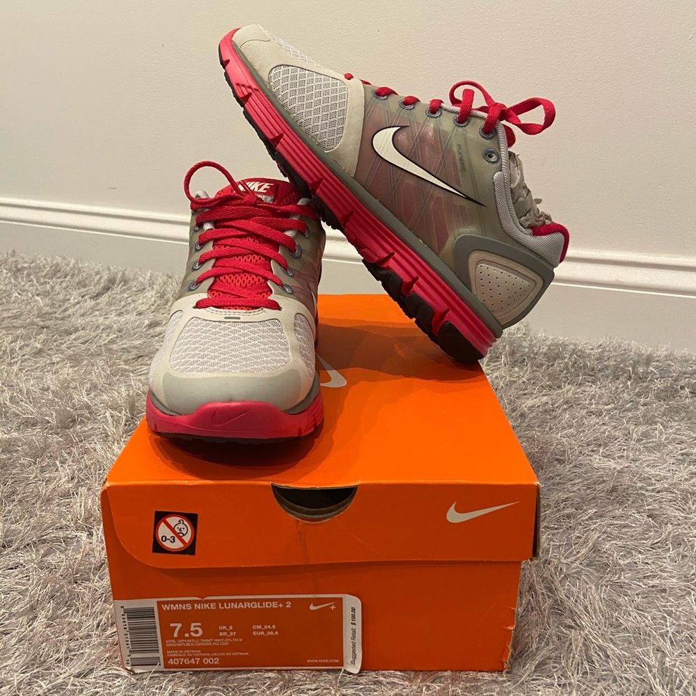 Woman’s Nike Lunarglide +2